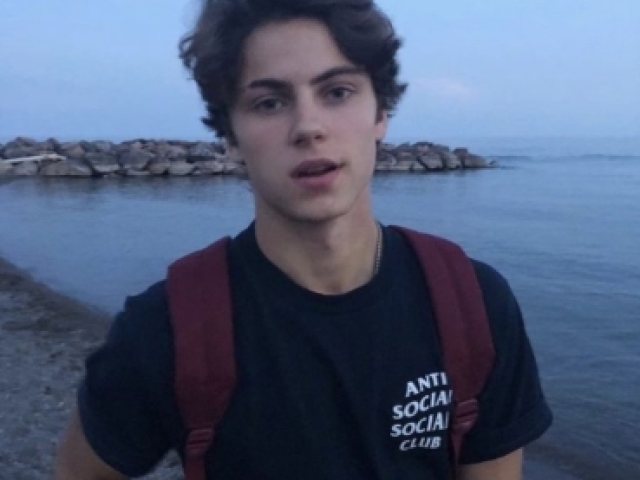 ESSE É LUCAS