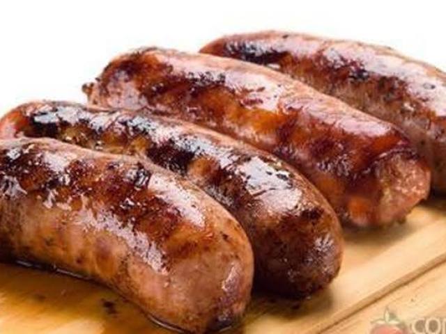 Linguiça, uma linguicinha assada quentinha e deliciosa.