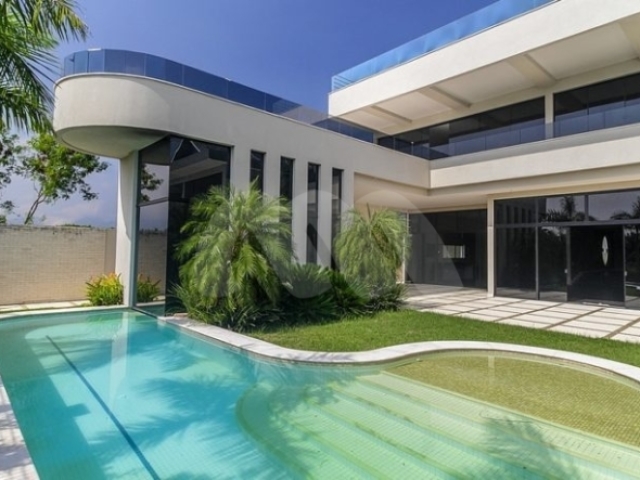 Sua casa é muito chique e linda, parabéns!