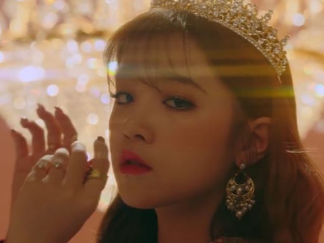 *・῾ ᵎ⌇ YUQI
