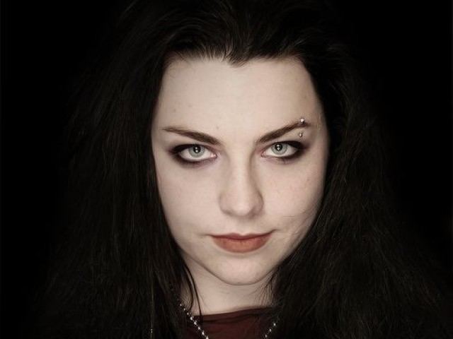 Amy Lee
(EVANESCENCE)