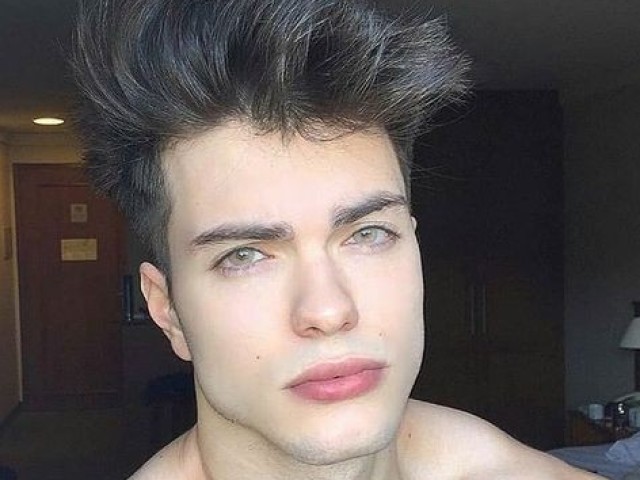 Adamđ€