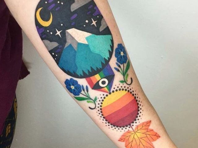 Tatuagens coloridas. São tão lindas por 1 ano. Mas depois desbota tudo e perde a magía. Mas tem nada não. Só é necessário tu voltar no tatuador pra retocar ela bonitinha.