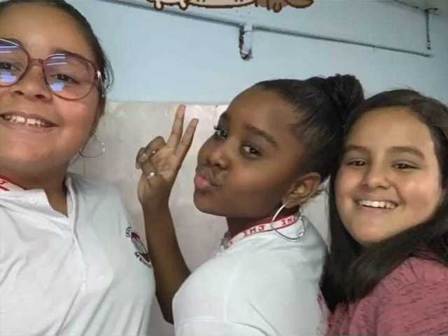 Sara alicia e beatriz