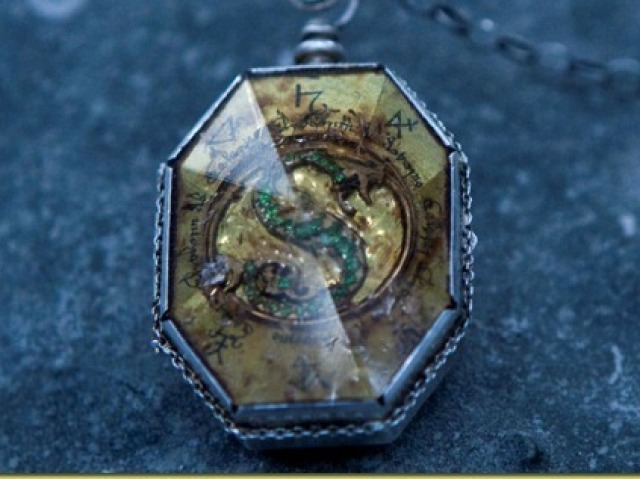 O Medalhão de Salazar Slytherin