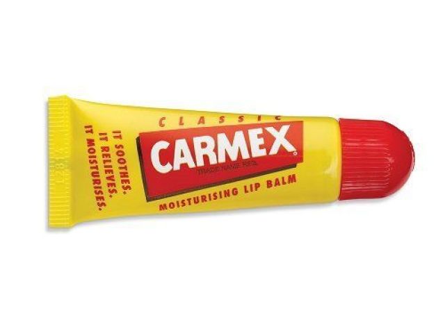 Só um hidratante labial carmex ja esta bom