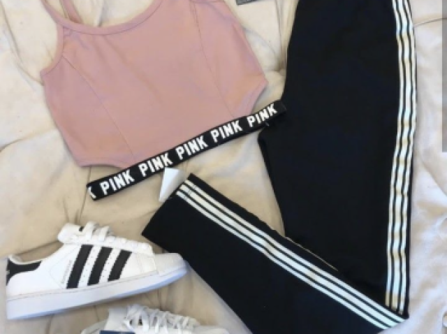 Acho q deu pra entender esse mas top rosa calça preta e tenis adidas branco