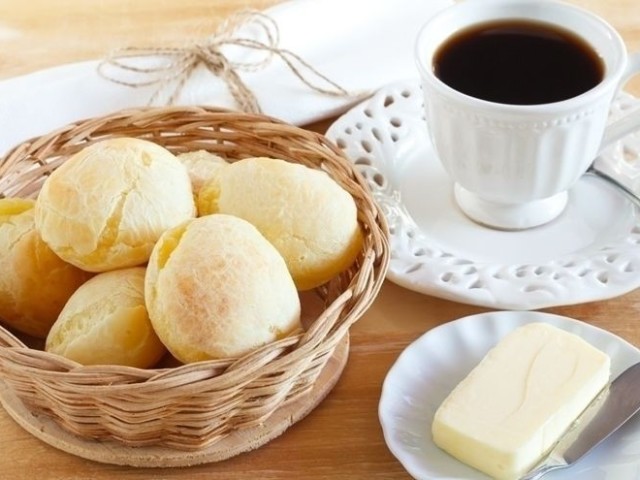 Café simples mesmo com pão, não tenho muita fome de manhã 🤷