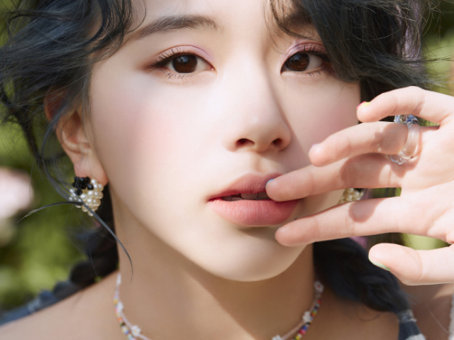 • Chaeyoung