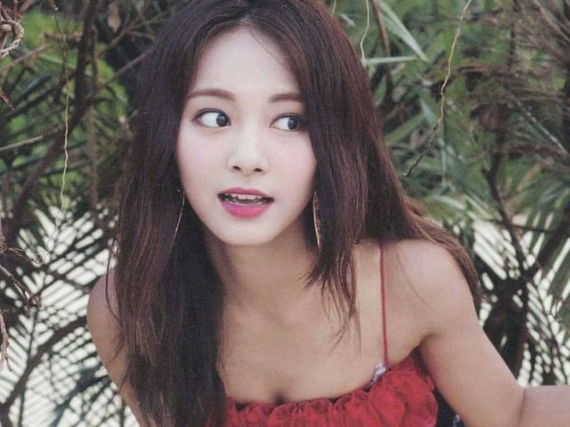 • Tzuyu