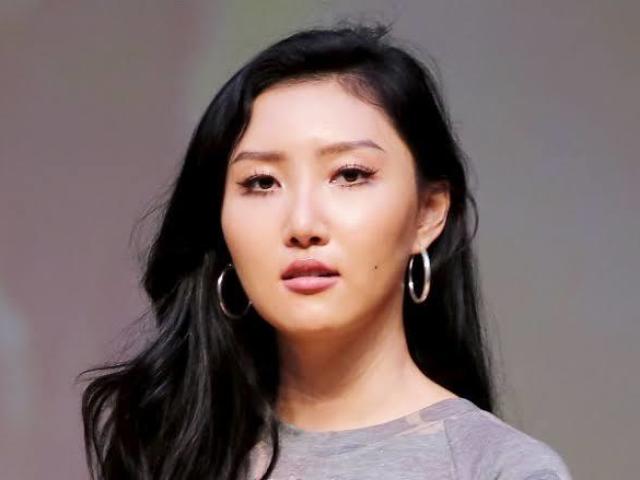 Hwasa.