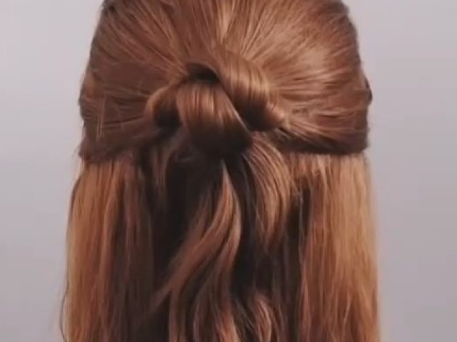 Olha O penteado não a cor do cabelo