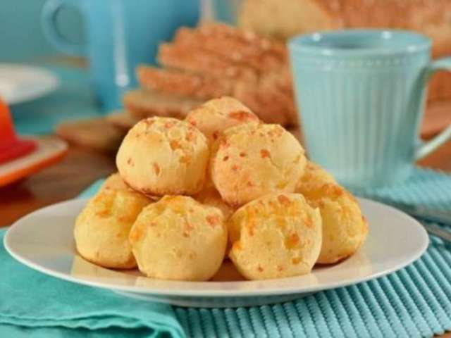 um pao de queijo da padaria