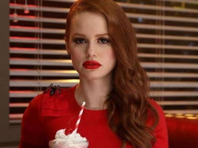 Cheryl Blossom acaba matando seu próprio irmão, por conta de inveja... pois ele era o mais popular de sua escola.