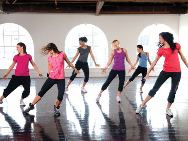 Fazendo uma aula de dança