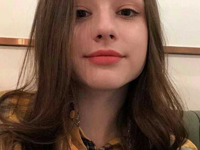 Ela e a que mais combina com Breno.
Pq eles sĂŁo novos e as outras meninas acima parece ser mais velha que o Breno .