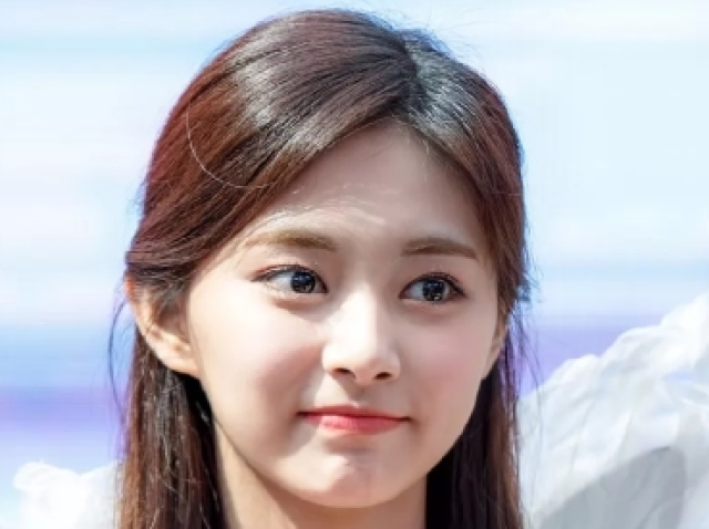 Tzuyu (Twice)