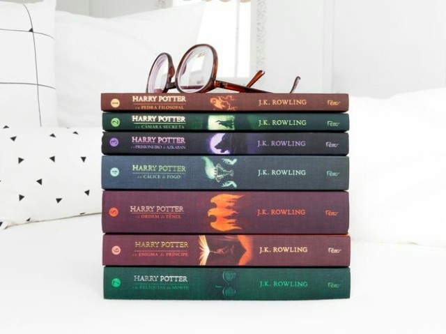 RM: Uma coleção de livros.