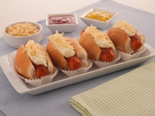 Os mini hot dogs super top, não pode faltar na minha festa!