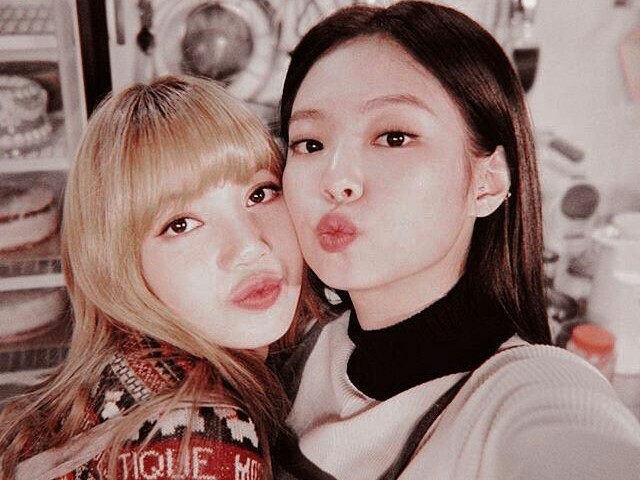 Elaborar uma série com Jennie e Lisa.