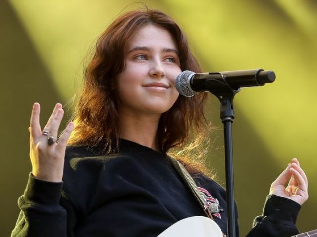 clairo <3