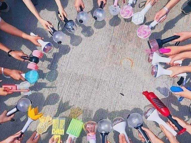 A qual grupo esse LightStick pertence? (K-POP)