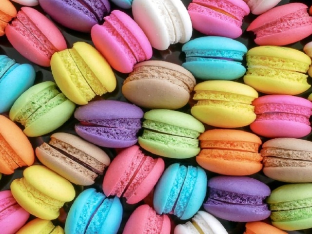 >Macarons :3<