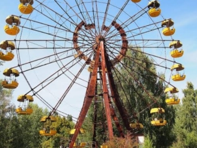 Vamos pra um parque de diversão q chegou na cidade faz pouco tempo .