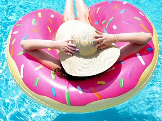 Monte sua festa na piscina e diremos qual deveria ser o seu signo!