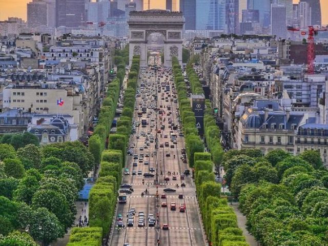 Les Champs Elysees, Paris