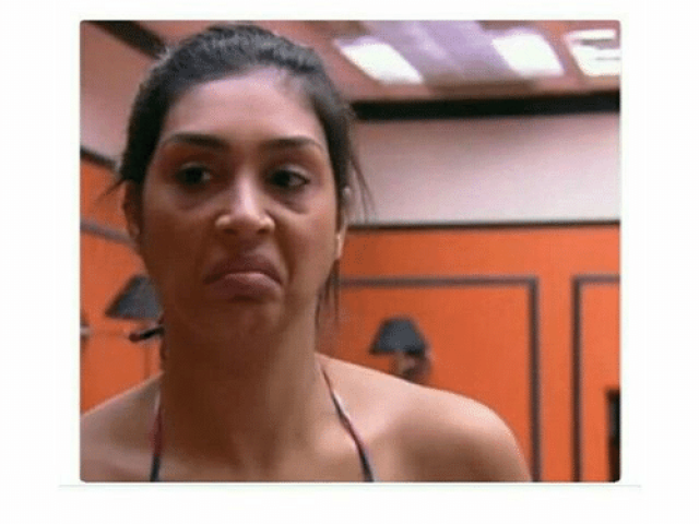 nao é nada pai;vamos pedir? eu estou morrendo de fome kkk!
mas antes posso ir la fora? preciso tirar uma foto,por favoooooor!!??