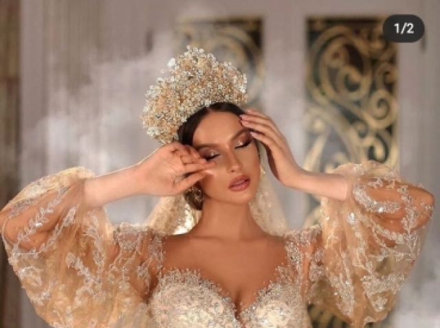 A roupa é essas mores
Esse é seu look, com coroa é tudo