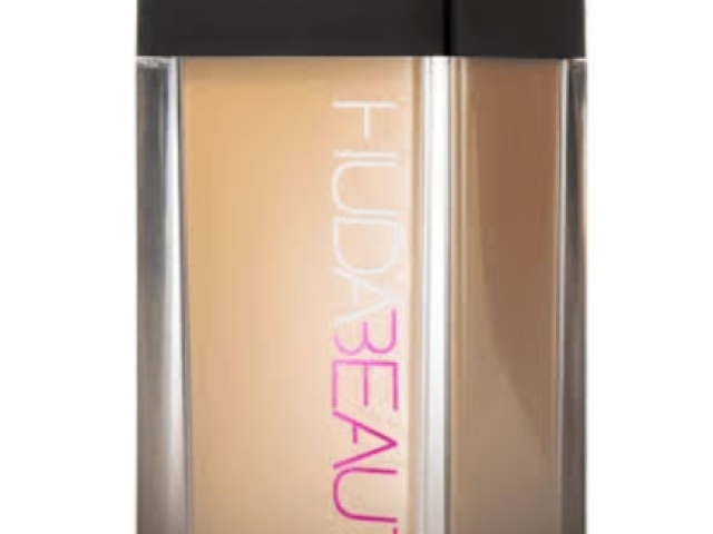 HUDA BEAUTY