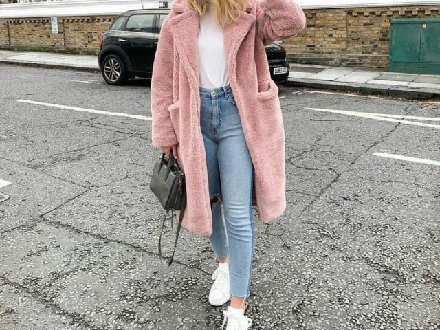 A roupa que fui pra escola
Hoje amanheceu muito frio