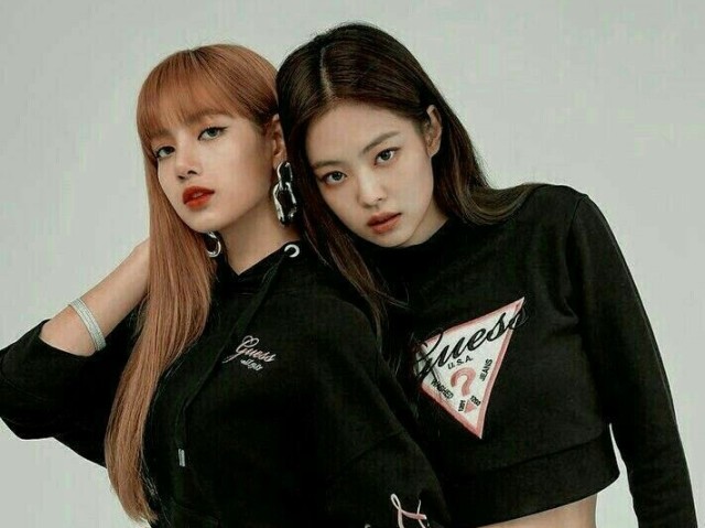 Passar o Natal com Lisa e Jennie.