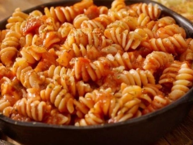 macarrão com molho de tomate