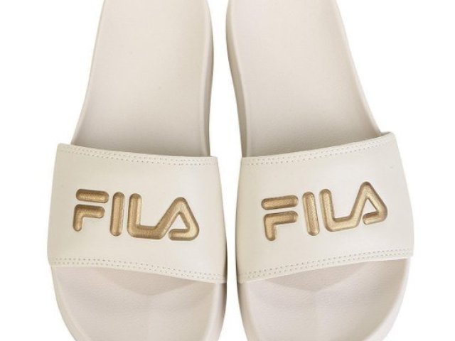 Um chinelo da Fila