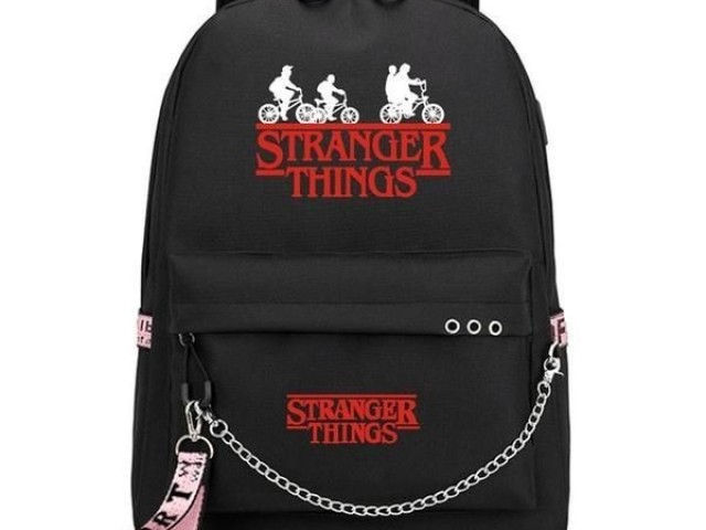 SOU STRANGER ESSA MOCHILA É TUDO PRA MIM!