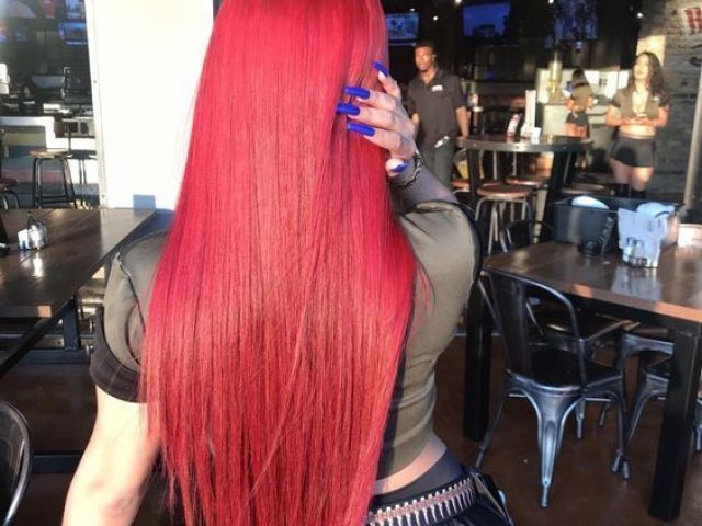 Cabelo vermelho longo