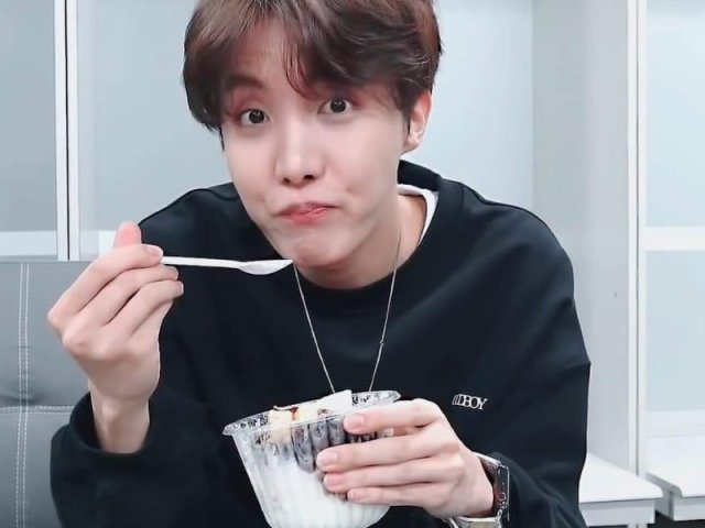 tirar foto do hoseok comendo e depois vocês terem um conversinha