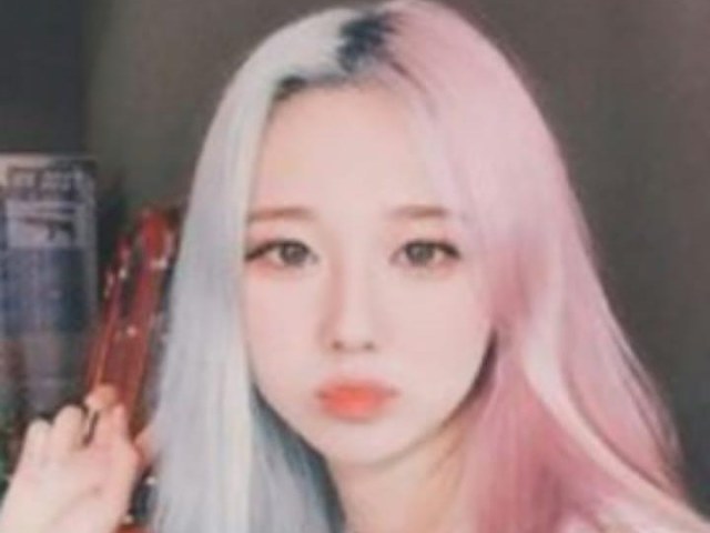 Oiiii meus amores
Vou ser k idol
Tô muito feliz minha ipresa é (JYP)