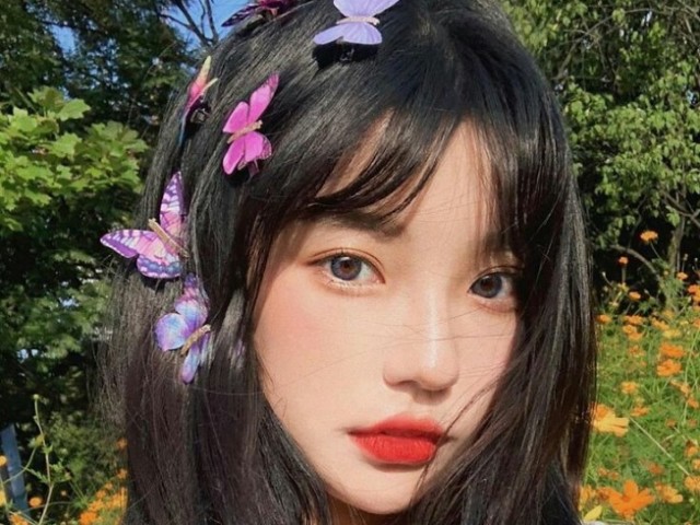 "Min hyuna"