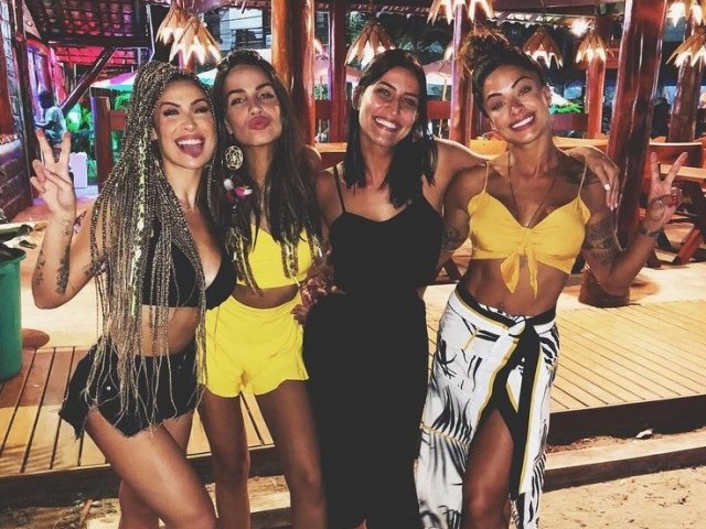 Foto com as meninas.