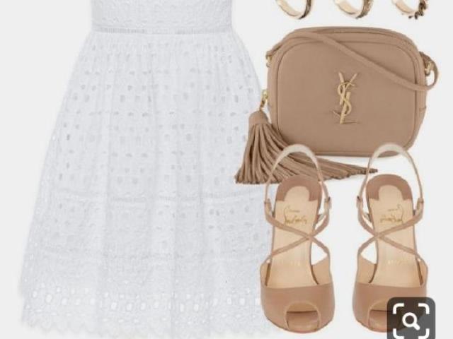 Vestido branco com saltos Bejes e bolsa beje, óculos anéis /
Bem clássica, fofinha