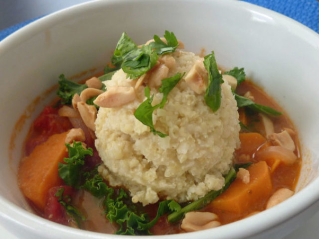 Mon plat préféré est poisson Thiof avec riz et légumes