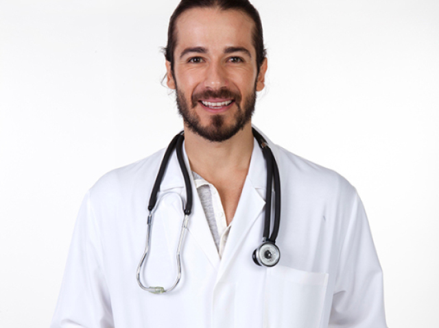 MÉDICO