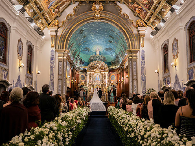 igreja não muito grande mas linda de morrer