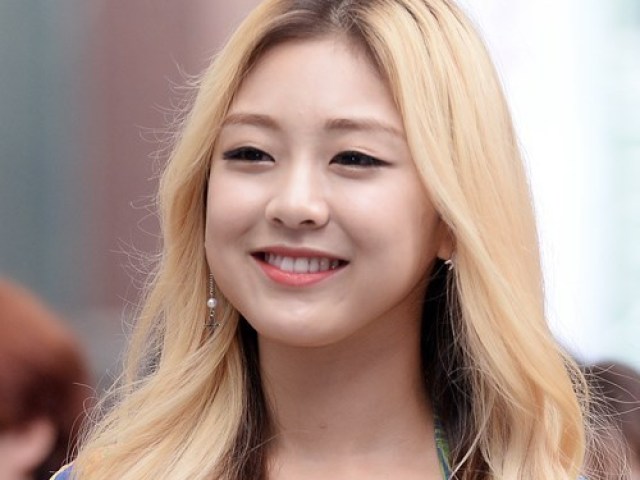 2. Rise (Ladies' Code).