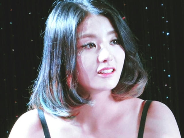 Eunbi (Ladies' Code).