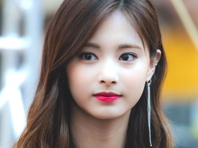 8. Tzuyu (TWICE).